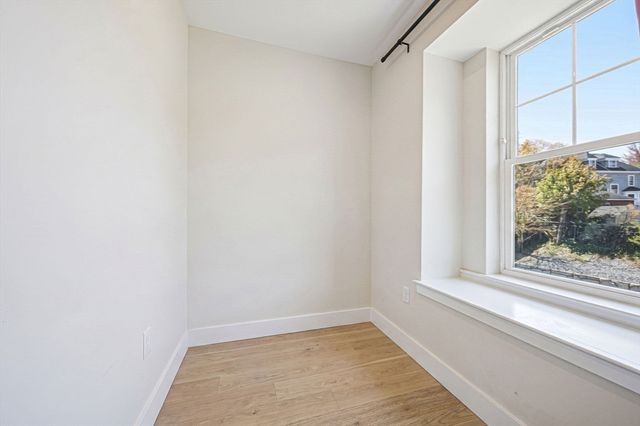 365 Newport Ave 303, Quincy, MA 02170