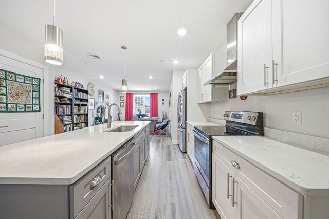 365 Newport Ave 303, Quincy, MA 02170