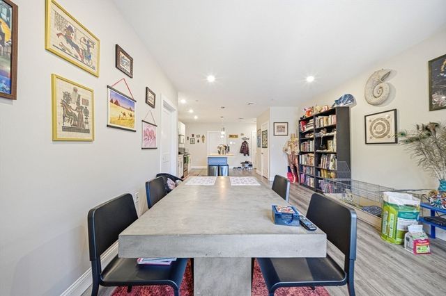 365 Newport Ave 303, Quincy, MA 02170