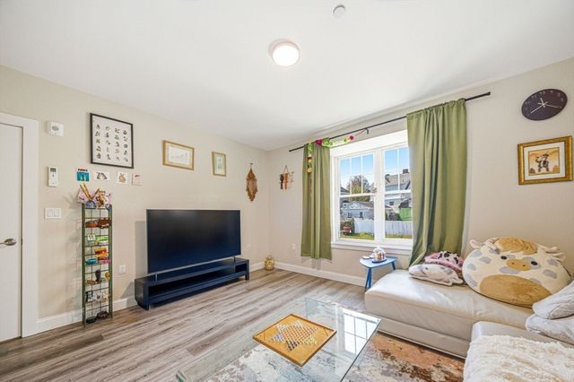 365 Newport Ave 303, Quincy, MA 02170