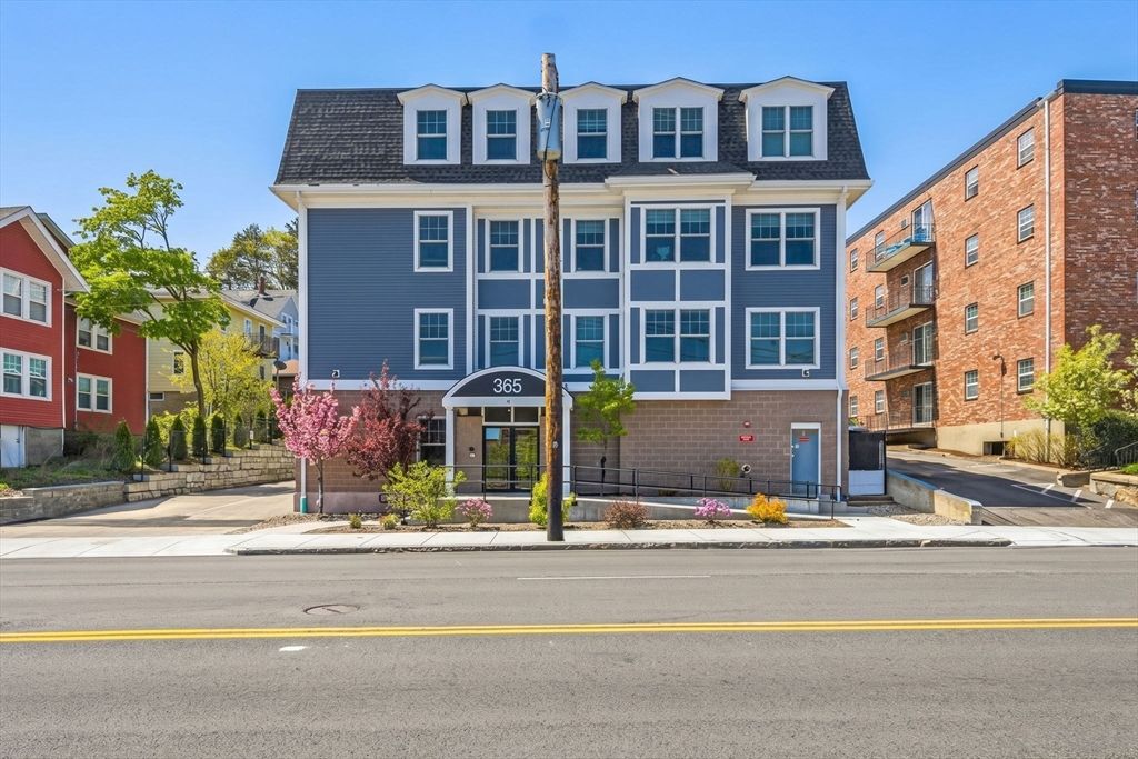 365 Newport Ave 303, Quincy, MA 02170