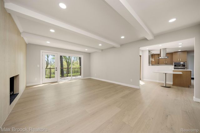 5240 CLARENDON CREST Street, Bloomfield Charter Township, MI 48302