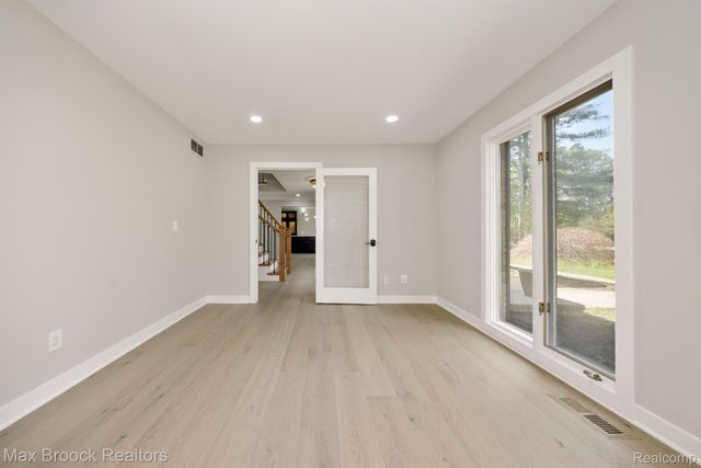 5240 CLARENDON CREST Street, Bloomfield Charter Township, MI 48302