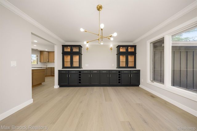 5240 CLARENDON CREST Street, Bloomfield Charter Township, MI 48302