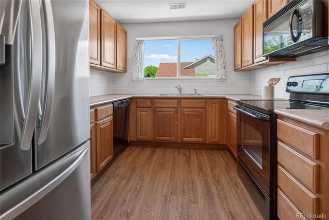 4825 Hahns Peak Drive 202, Loveland, CO 80538