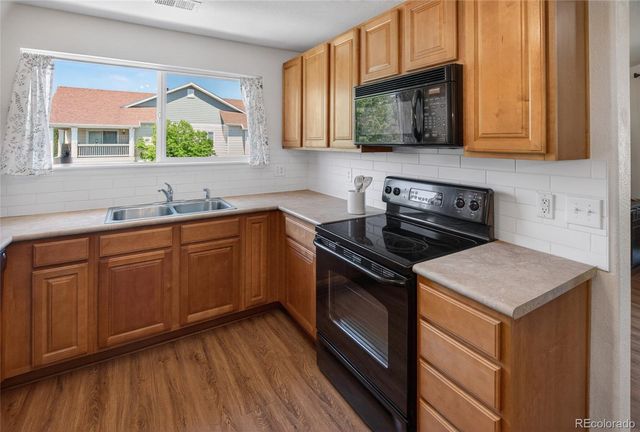 4825 Hahns Peak Drive 202, Loveland, CO 80538