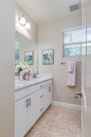 132 Vista Verde Ct, Roseville, CA 95747