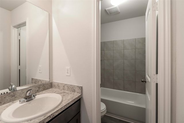 8304 Runner Oak Lane, Fort Worth, TX 76123