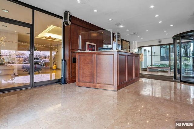 200 Winston Drive 1711, Cliffside Park, NJ 07010