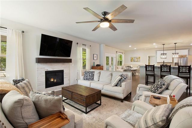 8455 Post Oak Lane, Gainesville, GA 30506