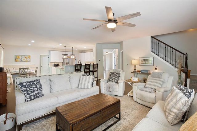 8455 Post Oak Lane, Gainesville, GA 30506
