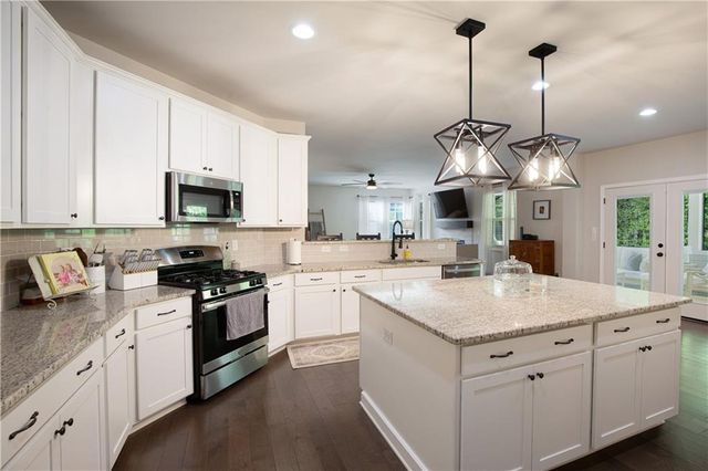 8455 Post Oak Lane, Gainesville, GA 30506