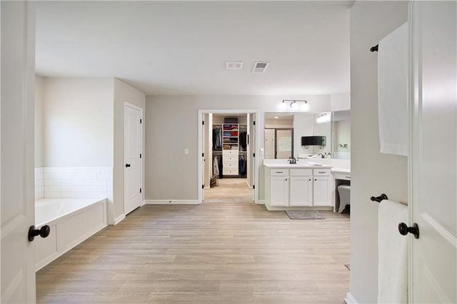 8455 Post Oak Lane, Gainesville, GA 30506