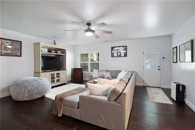8455 Post Oak Lane, Gainesville, GA 30506
