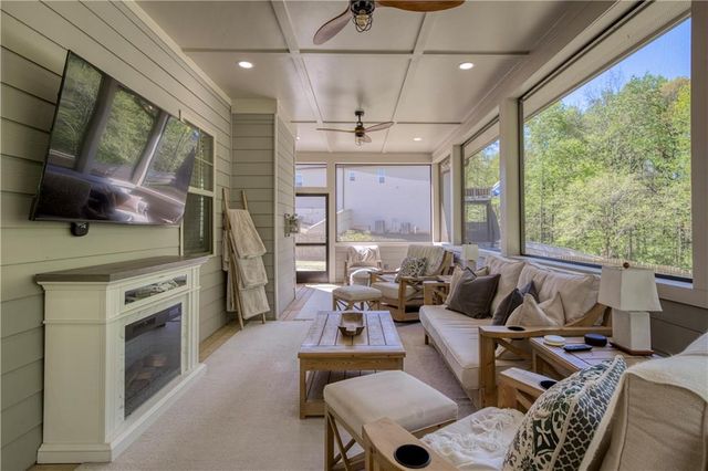 8455 Post Oak Lane, Gainesville, GA 30506
