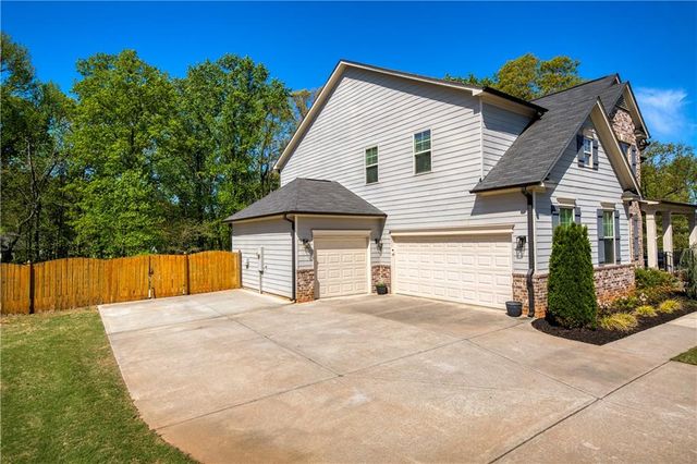 8455 Post Oak Lane, Gainesville, GA 30506