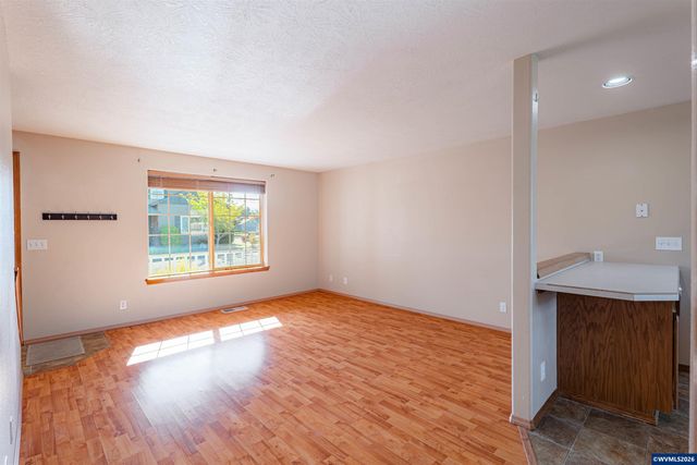 7441 Bluestem St NE, Keizer, OR 97303