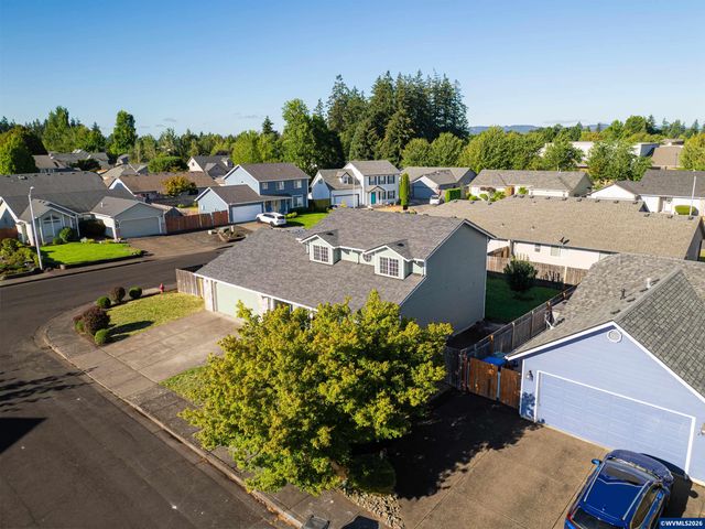 7441 Bluestem St NE, Keizer, OR 97303