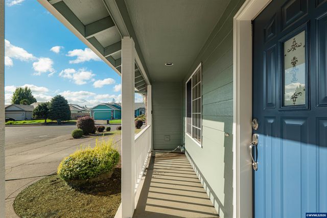 7441 Bluestem St NE, Keizer, OR 97303