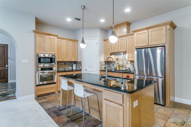 751 Laguna, Irving, TX 75039