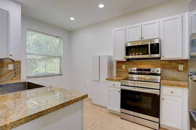 2851 W Prospect Road 305, Tamarac, FL 33309