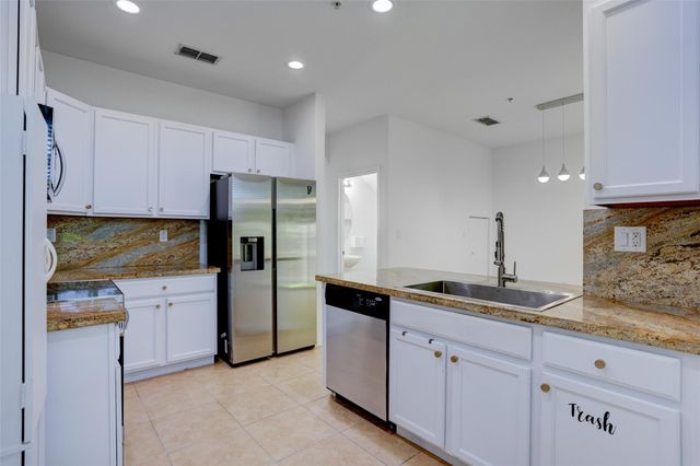2851 W Prospect Road 305, Tamarac, FL 33309