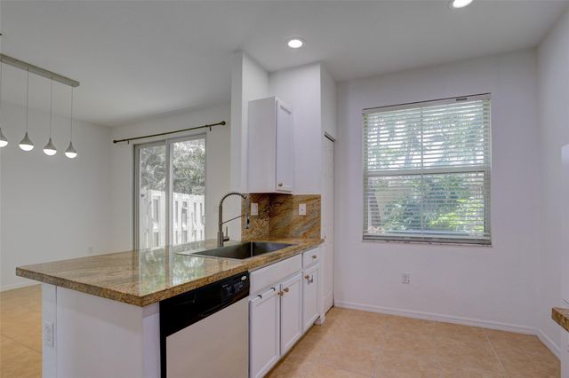 2851 W Prospect Road 305, Tamarac, FL 33309