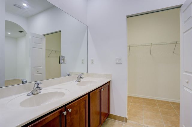 2851 W Prospect Road 305, Tamarac, FL 33309
