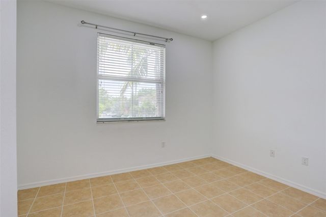 2851 W Prospect Road 305, Tamarac, FL 33309