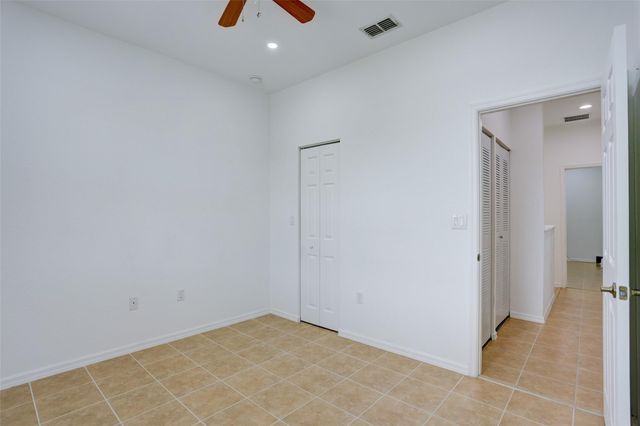 2851 W Prospect Road 305, Tamarac, FL 33309