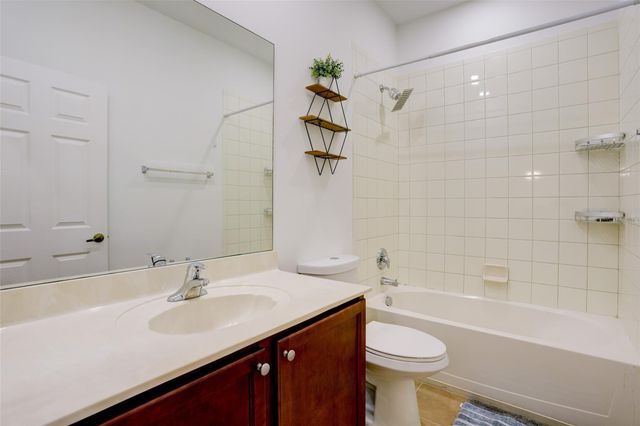2851 W Prospect Road 305, Tamarac, FL 33309