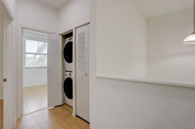 2851 W Prospect Road 305, Tamarac, FL 33309
