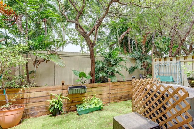 2851 W Prospect Road 305, Tamarac, FL 33309