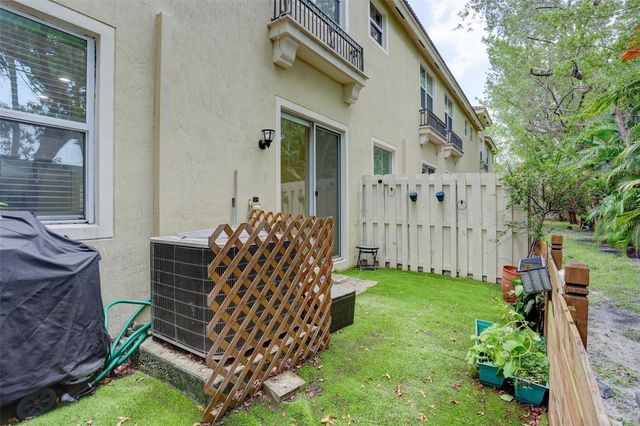 2851 W Prospect Road 305, Tamarac, FL 33309
