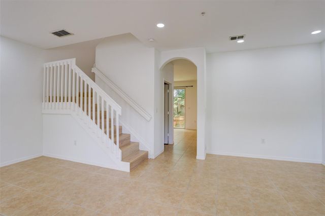 2851 W Prospect Road 305, Tamarac, FL 33309