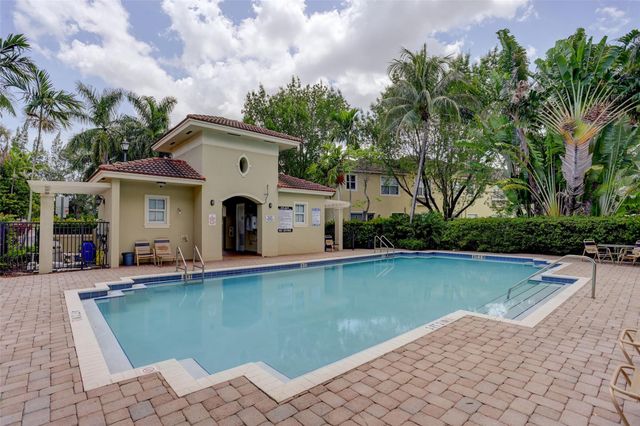 2851 W Prospect Road 305, Tamarac, FL 33309
