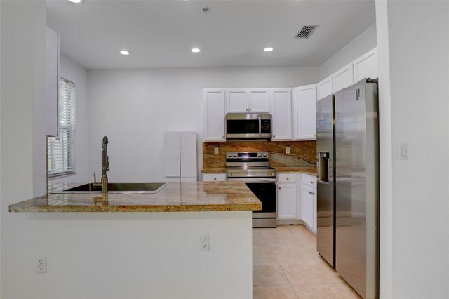 2851 W Prospect Road 305, Tamarac, FL 33309