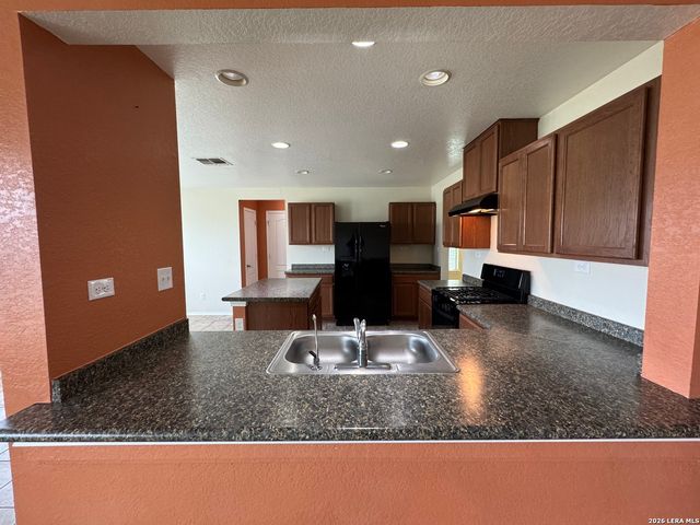 9027 SUMMIT LK, San Antonio, TX 78245