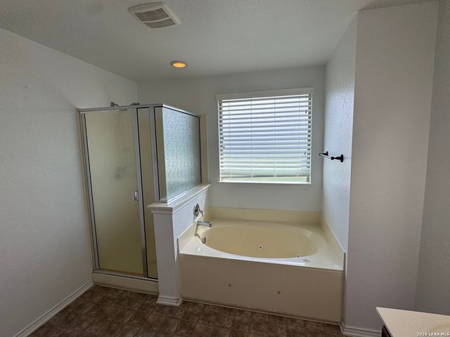 9027 SUMMIT LK, San Antonio, TX 78245