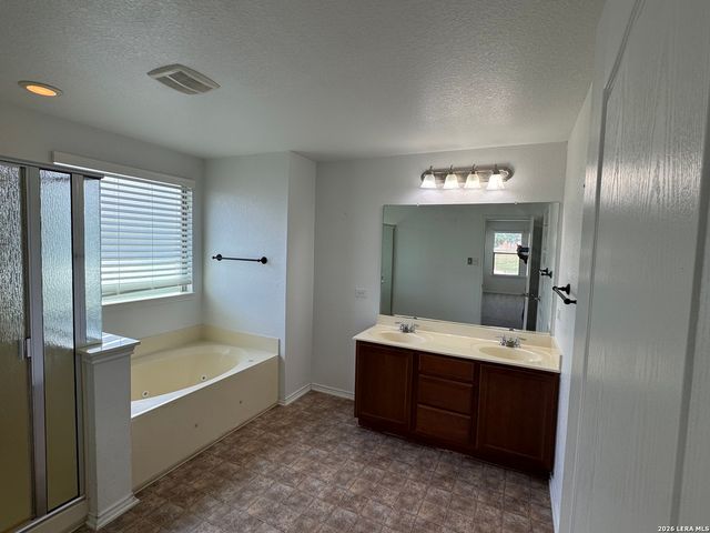 9027 SUMMIT LK, San Antonio, TX 78245