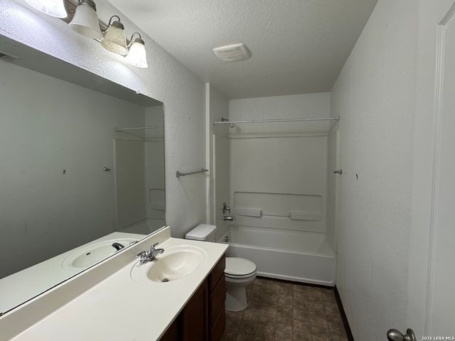 9027 SUMMIT LK, San Antonio, TX 78245