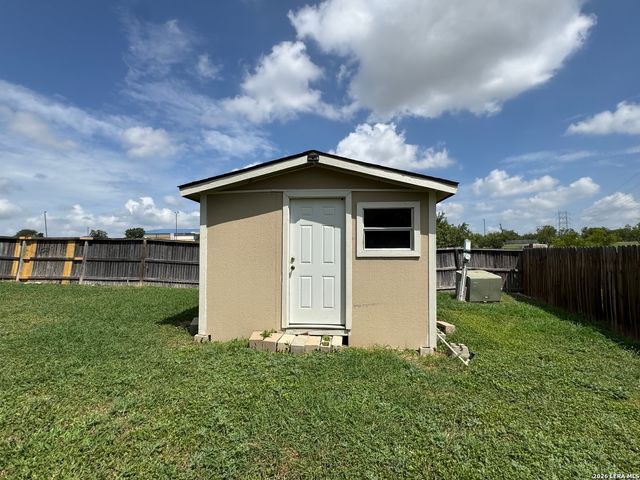 9027 SUMMIT LK, San Antonio, TX 78245