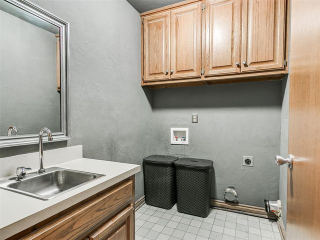 12113 Old Farm Circle, Oklahoma City, OK 73120