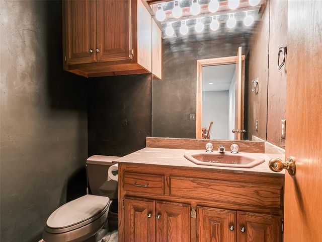 12113 Old Farm Circle, Oklahoma City, OK 73120