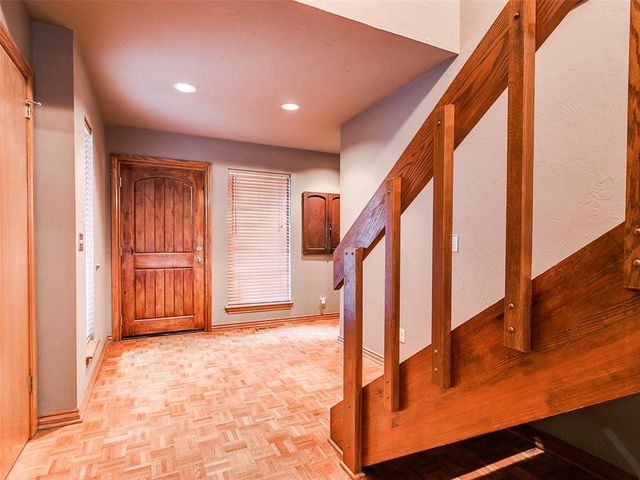 12113 Old Farm Circle, Oklahoma City, OK 73120
