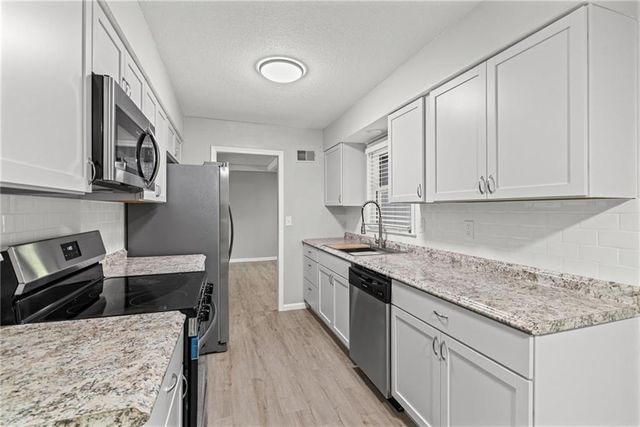 403 Kingsley Avenue, Liberty, MO 64068