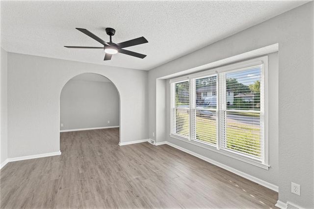 403 Kingsley Avenue, Liberty, MO 64068