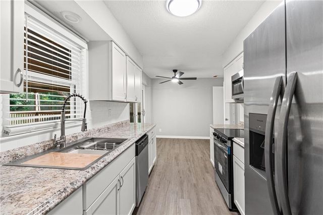 403 Kingsley Avenue, Liberty, MO 64068