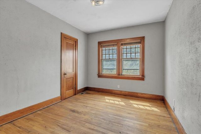 322 N Spencer Avenue, Hinton, OK 73047