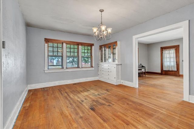 322 N Spencer Avenue, Hinton, OK 73047